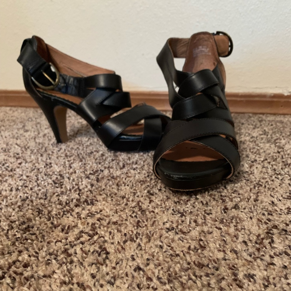 Black size 8 heels